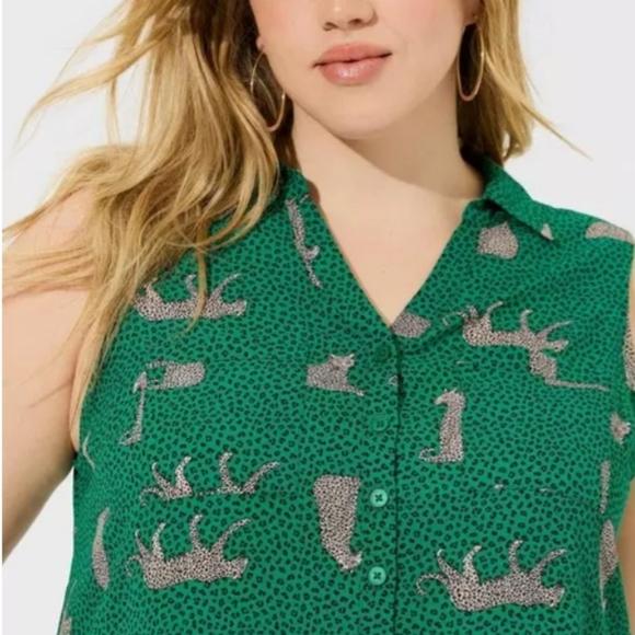 Torrid Green V-Neck Sleeveless Blouse - Picture 2 of 9